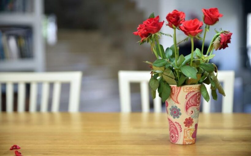 Vases_à_bouteilles_DIY_en_feuille_d_or