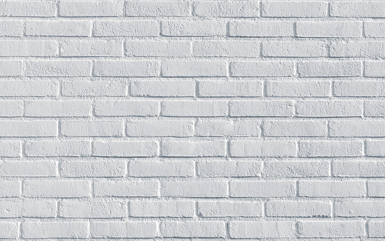 Inspiration de design : utiliser de fausses pierres murales pour créer une ambiance rustique