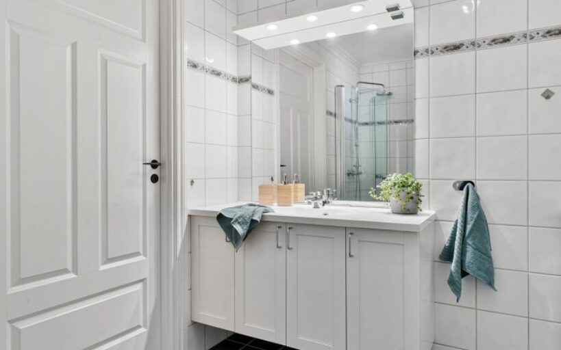 Gros_plan_sur_le_carrelage_salle_de_bain_