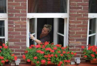 LE_MEILLEUR_NETTOYEUR_DE_VITRES_DU_MONDE_