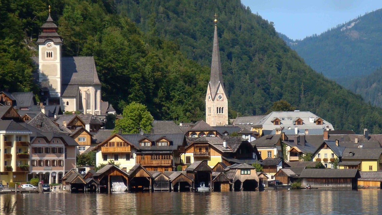 Gérer le déménagement international : transport, assurance et formalités douanières en Autriche