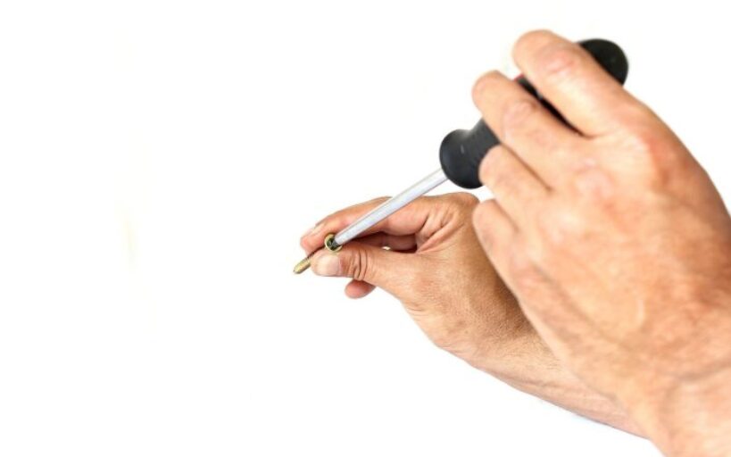 Comment_démonter_les_meubles_correctement_?
