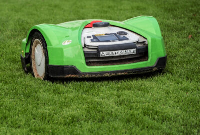 Succombez à l'appel de la tondeuse autonome !