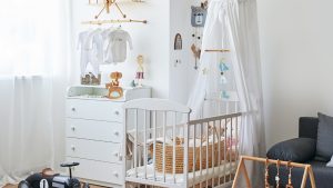 Créer une chambre de nouveau-né apaisante et sécurisée : conseils pour un cocon rassurant !