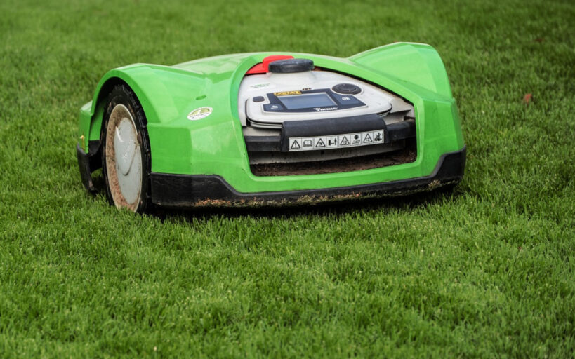 Succombez à l'appel de la tondeuse autonome !