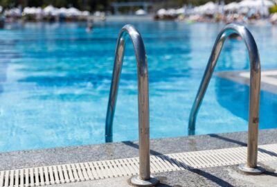 Tout_savoir_sur_les_piscines_coque_polyester