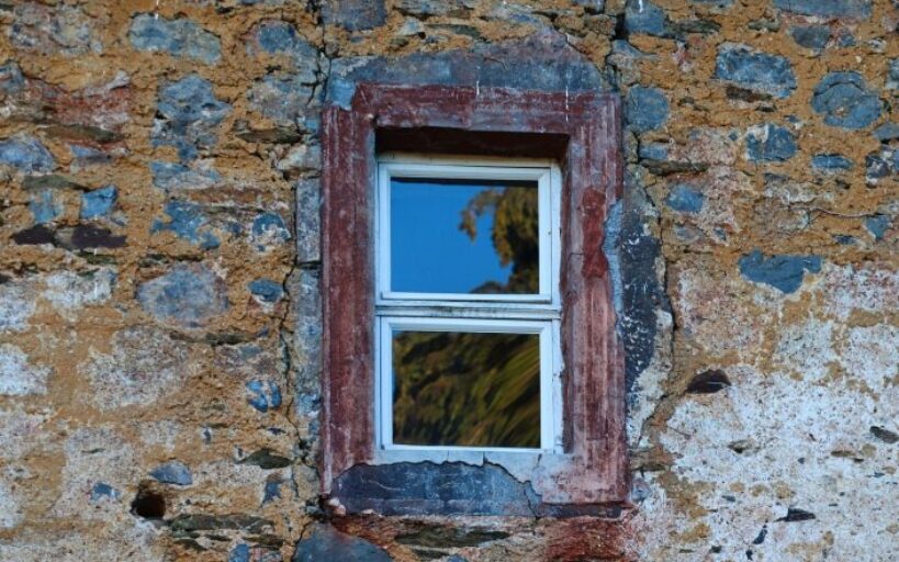 Poser_un_film_de_vitre_teintée_dans_sa_maison