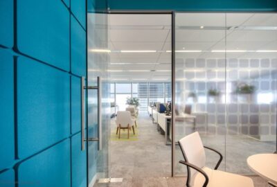 Bien_choisir_la_table_pour_une_salle_de_réunion