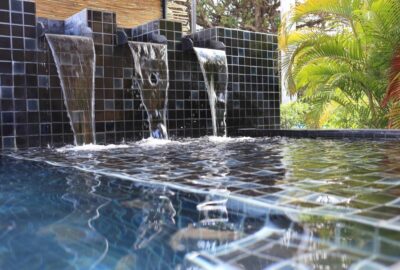 picture-carrelage-piscine-comment-choisir-adapte.jpg