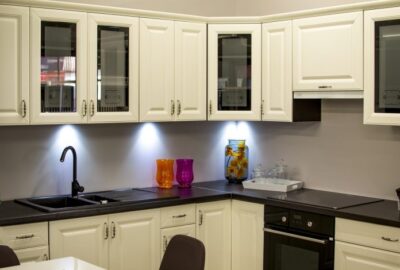 Comment_choisir_le_matériel_d_armoire_de_cuisine_?