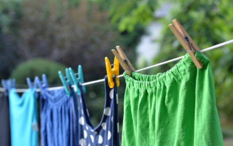 Comment_nettoyer_à_sec_vos_vêtements_à_la_maison_?