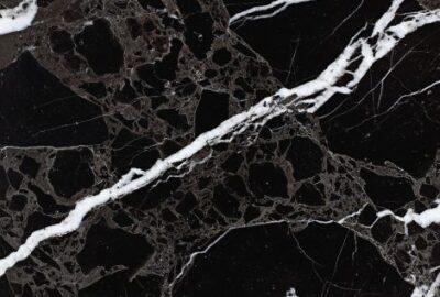 Comment_aménager_sa_salle_de_bain_en_marbre_blanc_?