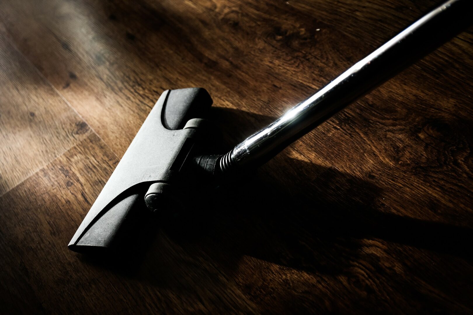 Cet aspirateur à main est la machine de nettoyage la plus étonnante qui soit. Voici le Dirt Devil Kurv.