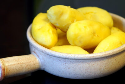 Comment_planter_des_pommes_de_terre_sans_se_fatiguer_?