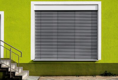 Protégez votre appartement parisien du soleil cet été