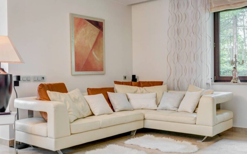 canape-d-angle-comment-adapter-l-amenagement-interieur.jpg
