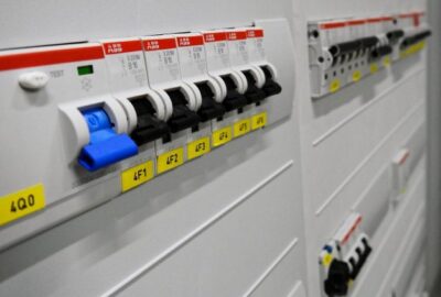 Comment_dépanner_l’électricité_après_une_coupure_totale_?