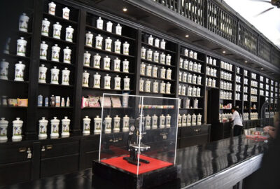 L’importance_des_comptoirs_de_pharmacie_dans_l’agencement