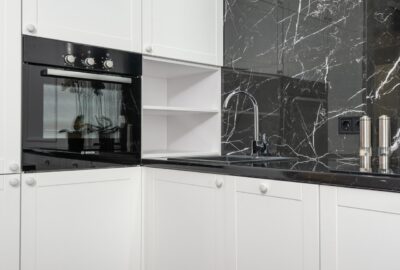 Quatre_façons_de_mettre_en_valeur_une_cuisine_noire 