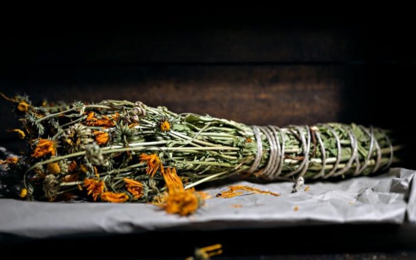Tutoriel_pour_un_séchoir_à_herbes_simple_à_faire_soi_même