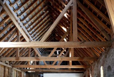 L_importance_du_traitement_poutre_bois_pour_votre_intérieur