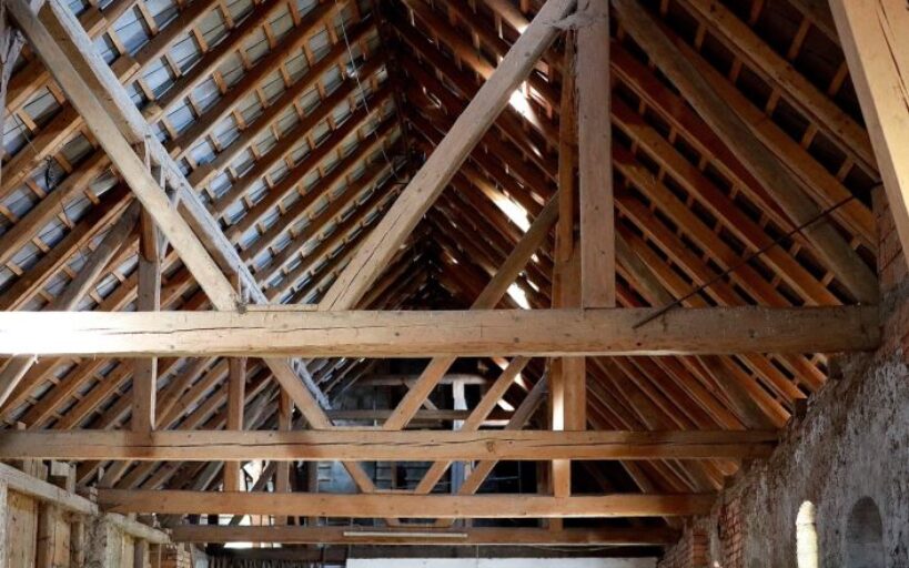 L_importance_du_traitement_poutre_bois_pour_votre_intérieur