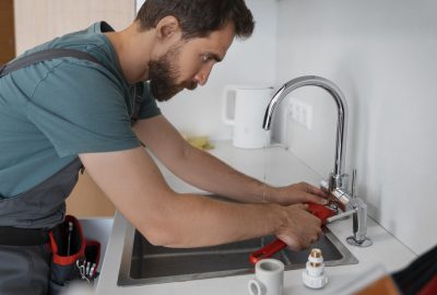 Plombier à Bezons : quels services attendre d’un artisan local ?