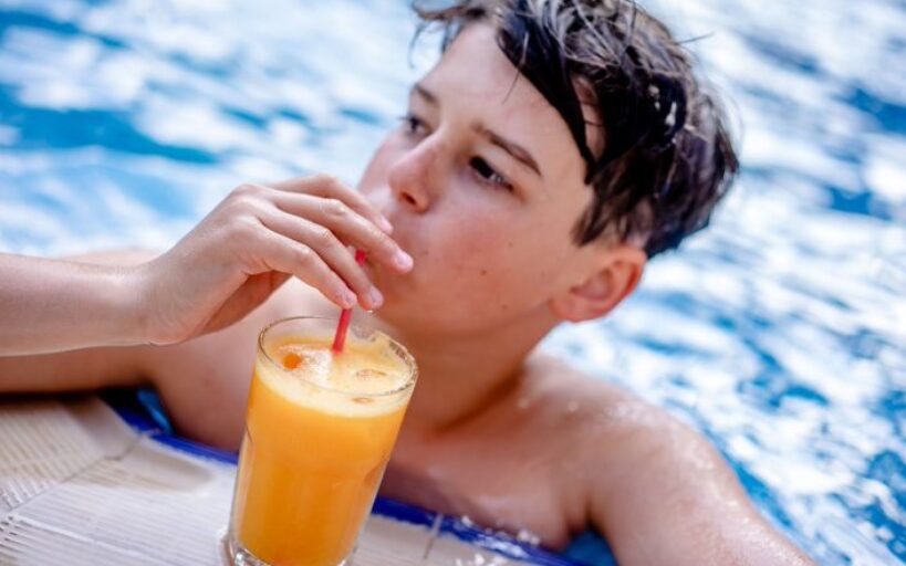 Comment_garder_votre_piscine_pour_enfants_propre_sans_pompe_?