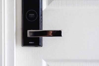 Les_différents_dispositifs_pour_sécuriser_l’entrée_d’une_maison