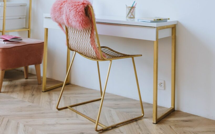 Ajoutez_des_couleurs_métalliques_hivernales_à_votre_intérieur