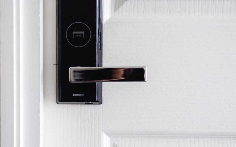Les_différents_dispositifs_pour_sécuriser_l’entrée_d’une_maison
