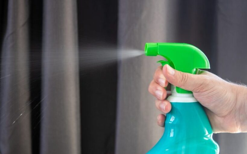 Spray_désinfectant_fait_maison_:_nettoyage_naturel_pour_jouets