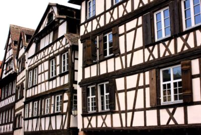 Pourquoi_le_faitage_d_une_toiture_en_ardoise_est_il_important_?