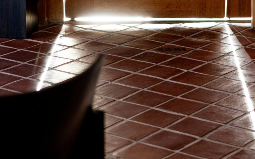 Tomettes en terre cuite anciennes : les atouts pour votre maison