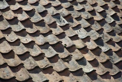Le_solin_:_comment_l_installer_soi_même_pour_protéger_sa_maison_?