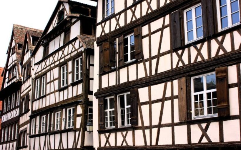 Pourquoi_le_faitage_d_une_toiture_en_ardoise_est_il_important_?