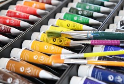 Comparaison_entre_la_peinture_artisanale_et_la_peinture_acrylique