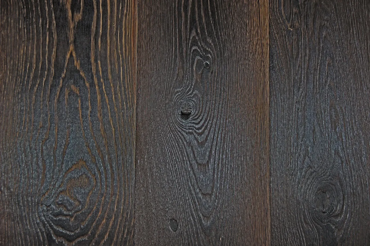 Bois brulé : Tout sur la tendance du Shou Sugi Ban, le bois brulé du Japon