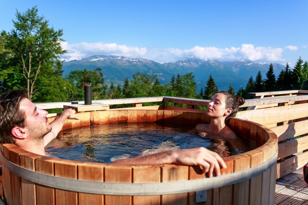 couple prenant un bain