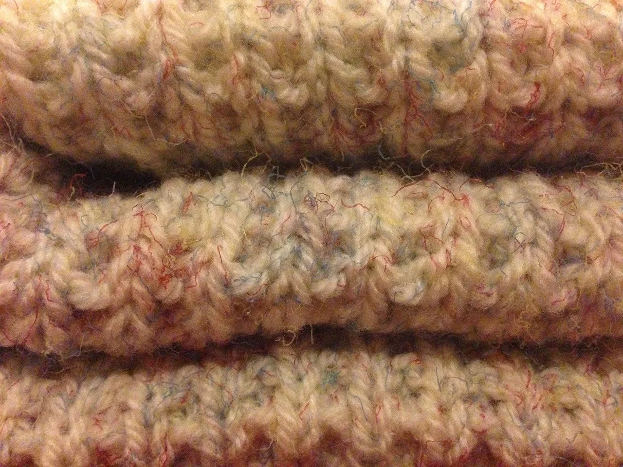 Maille de laine : Comment fabriquer une grosse couverture en tricot ?