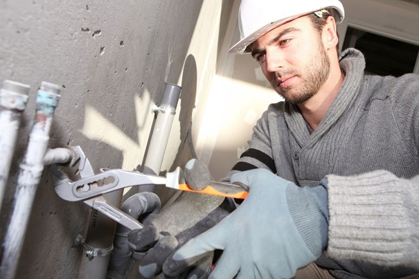 Pourquoi et quand doit-on faire appel à un plombier ?
