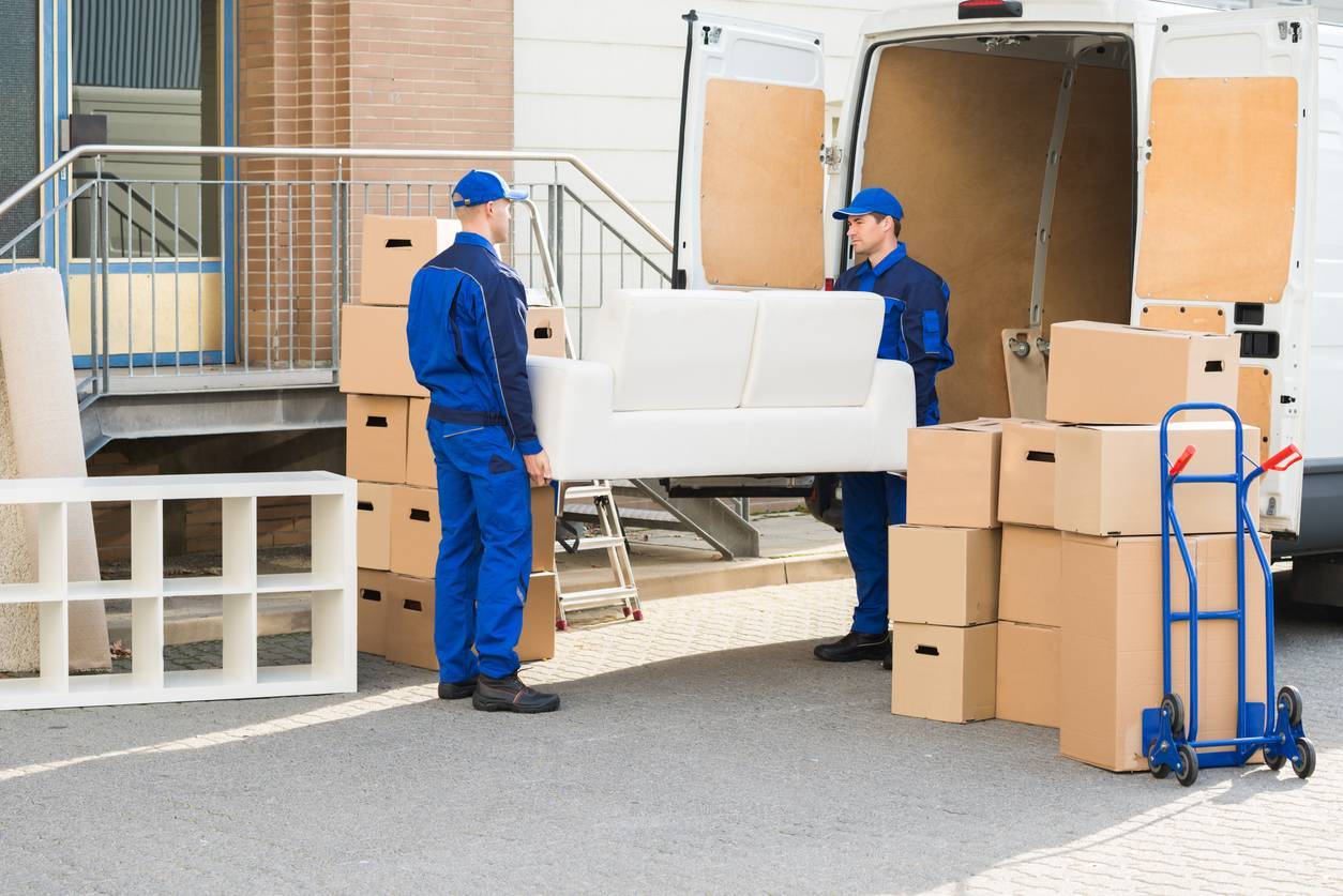 Stockage de meubles dans un box