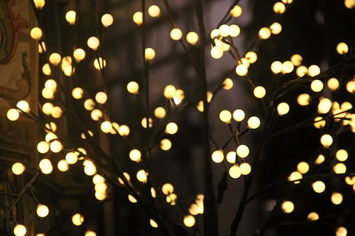 Rendez votre extérieur magique avec des guirlandes lumineuses