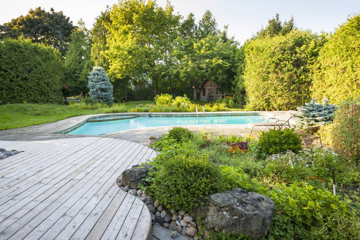 quels matériaux pour sa plage de piscine