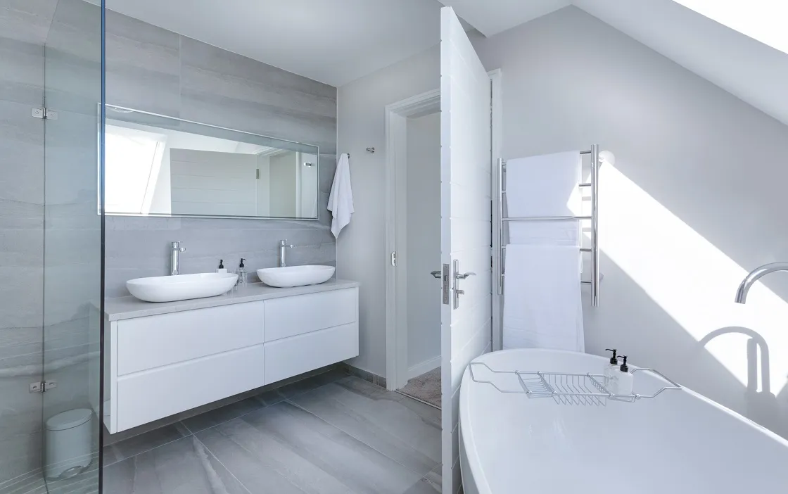 5 accessoires de salle de bain que vous devrez avoir ce printemps