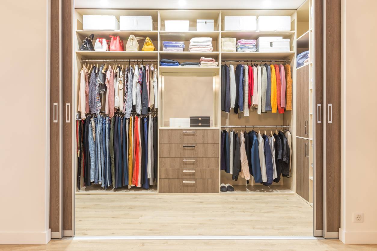 armoire de rangement chambre à coucher