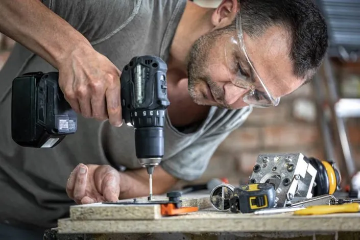 Bricoler avec les bons outils : le perçage