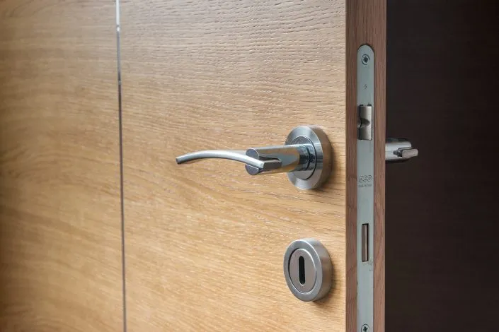 Plaque de porte : tout savoir