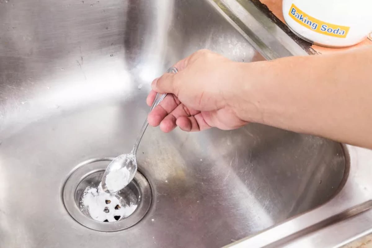 Comment nettoyer le siphon de l’évier de cuisine en 3 étapes simples ?