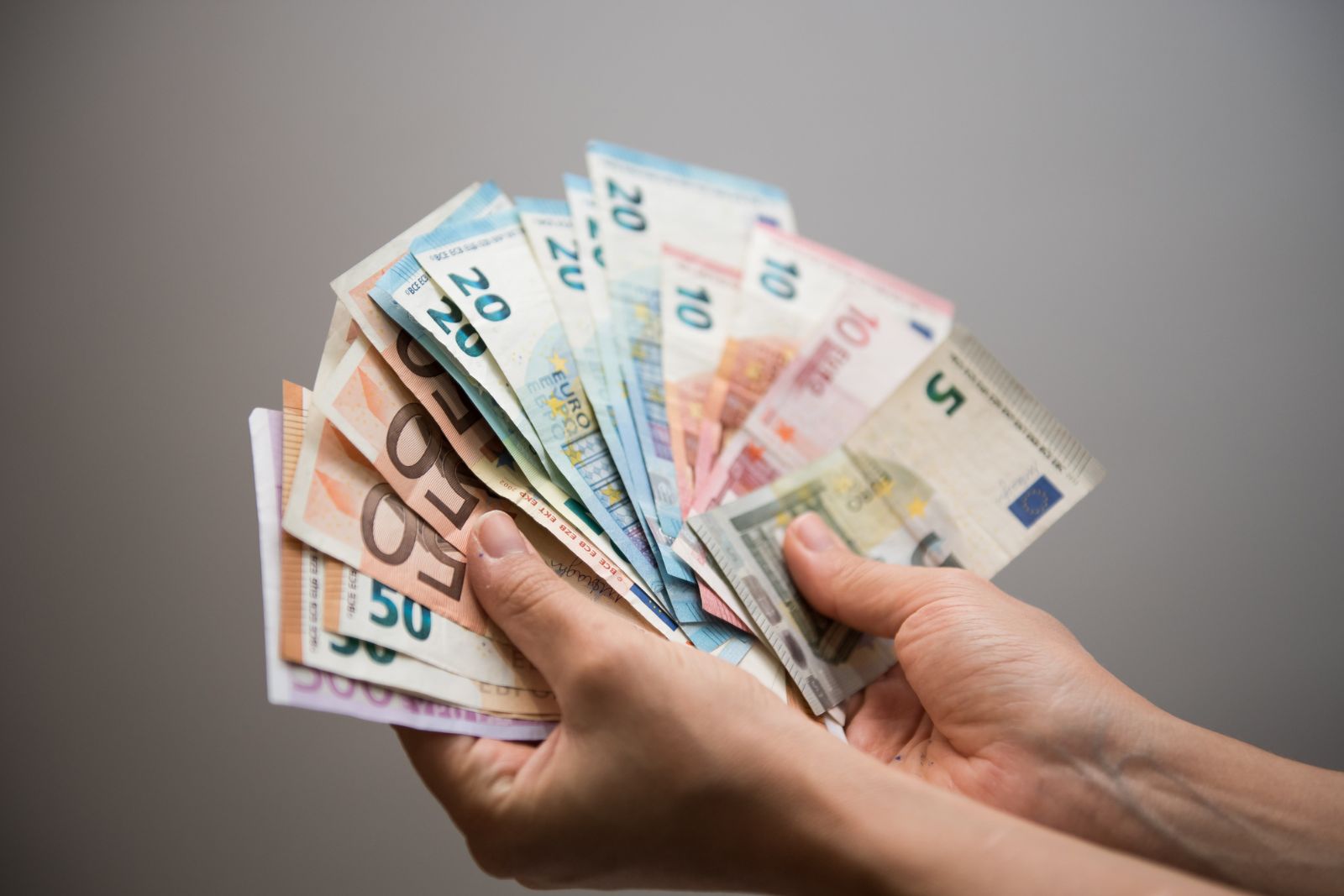 Des centaines d’euros : ces feuilles de papier des années 2000 se revendent aujourd’hui à prix d’or sur Vinted (et vous en avez sûrement encore chez vous)